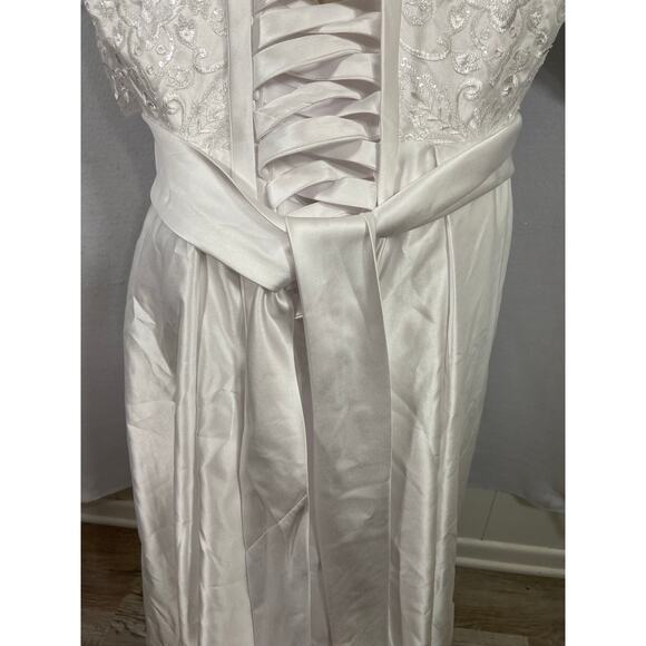 Wedding dress / white - Picture 6 of 16